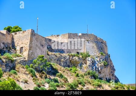 Alicante, Blick auf die Festung Santa Barbara, Spanien, 2022 Stockfoto