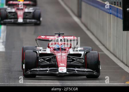 Spa Francorchamps, Vallonia, Belgien. 27. August 2022. Valtteri Bottas (FIN) Alfa Romeo C42 in der Boxengasse während des Qualifyings des Grand Prix von Belgien F1 2022 (Bildquelle: © Alessio De Marco/ZUMA Press Wire) Stockfoto