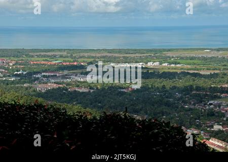 Blick auf die Westküste von Penang vom zentralen Hochland, Penang, Malaysia, Asien. Straße von Malacca Stockfoto