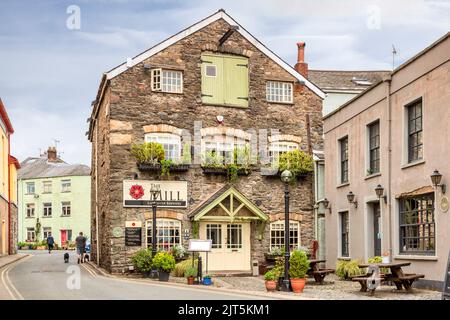 20. Mai 2022: Ulverston, Cumbria, UK - The Mill, ein schönes altes Pub in der Mill Street. Stockfoto