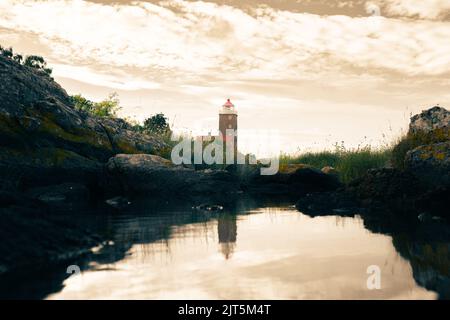 Leuchtturm an der Küste auf bornholm dänemark Stockfoto