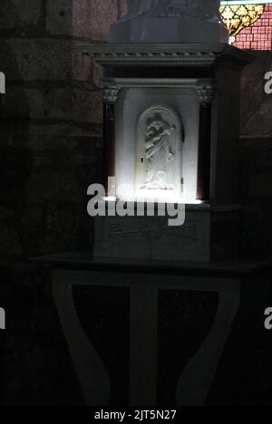 NOTRE DAME DE BONNE NOUVELLE. MONTAIGUT EN COMBRAILLE-SCHRIFT. PUY DE DÔME. FRANKREICH Stockfoto