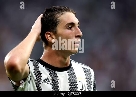 Fabio Miretti von Juventus FC schaut während des Serie-A-Spiels zwischen Juventus FC und AS Roma am 27. August 2022 in Turin, Italien, im Allianz-Stadion an. Stockfoto