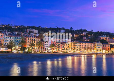 Die Küste von Santa Margherita Ligure, Italien im Morgengrauen. Stockfoto