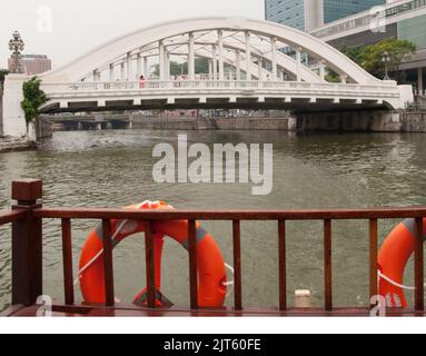 Elgin Bridge, Singapore River, Singapur. Benannt nach Lord Elgin, der im 19.. Jahrhundert Gouverneur von Singapur war. Stockfoto