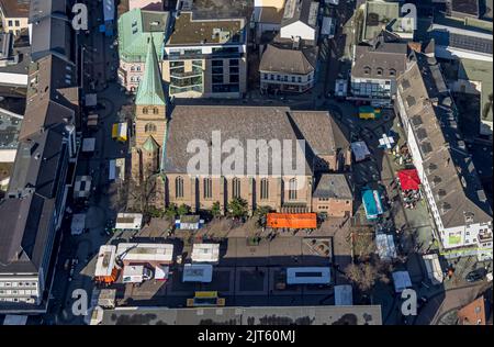 Luftaufnahme, katholische Kirche St. Cyriakus in der Altstadt, Bottrop, Ruhrgebiet, Nordrhein-Westfalen, Deutschland, Ort der Anbetung, Stadt, DE, Europa, RE Stockfoto