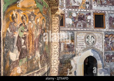 Alte christliche Fresken in der Felskirche im Kloster Sumela in Trabzon, Türkei. Stockfoto