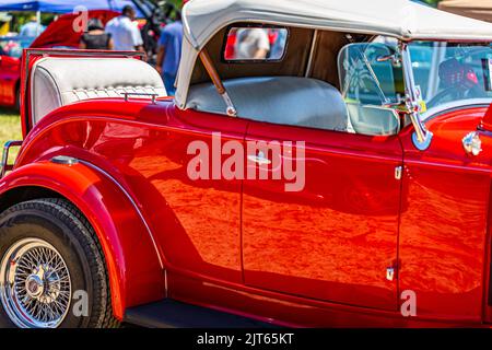 Statesboro, GA - 17. Mai 2014: Rumble Seat auf einem Ford Deluxe Model 18 Cabrio aus dem Jahr 1932. Stockfoto