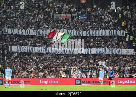 Foto Alfredo Falcone/LaPresse 26 Agosto 2022 - Roma, Italia - Sport, calcio - Lazio vs Inter - Campionato italiano di calcio Serie A Tim 2022/2023 - Stadio Olimpico. Nella foto: Striscione Foto Alfredo Falcone/LaPresse 26. August 2022 Rom, Italien - Sport, calcio - Lazio vs Inter - Italienische Serie A Fußballmeisterschaft 2022/2023 - Olympiastadion. Im Bild: Banner Stockfoto