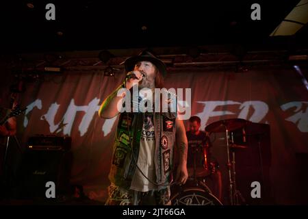 Stoke Prior, Großbritannien, 28. August 2022, Cuttin Edge tritt am letzten Tag beim Beermageddon Heavy Metal Festival auf. Kredit: Will Tudor/Alamy Live Nachrichten Stockfoto