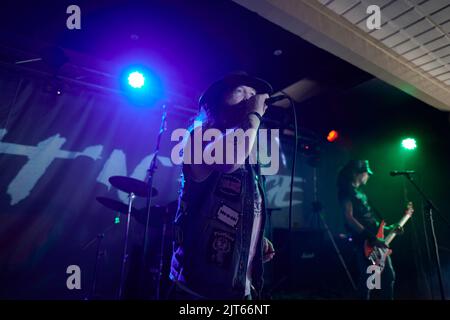 Stoke Prior, Großbritannien, 28. August 2022, Cuttin Edge tritt am letzten Tag beim Beermageddon Heavy Metal Festival auf. Kredit: Will Tudor/Alamy Live Nachrichten Stockfoto