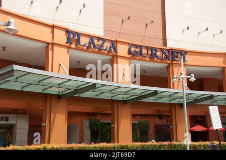 Einkaufszentrum, Gurney Plaza, Georgetown, Penang, Malaysia, Asien. Gegenüber der berühmten Promenade am Gurney Drive ist dieses Einkaufszentrum ein Einkaufsbummel Stockfoto