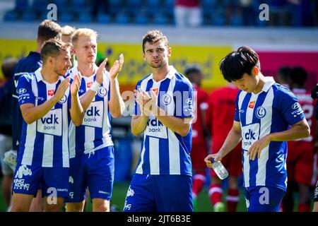 GENT, BELGIEN - 28. AUGUST: Hugo Cuypers von KAA Gent applaudiert während des Jupiler Pro League-Spiels zwischen KAA Gent und dem Royal Antwerp FC in der Ghelamco Arena am 28. August 2022 in Gent, Belgien (Foto: Joris Verwijst/Orange Picches) Stockfoto