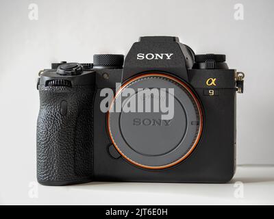 Cardiff Mid Glamorgan Wales Großbritannien August 28 2022 Sony A9ii Sport- und Wildlife-Digitalkamera Stockfoto
