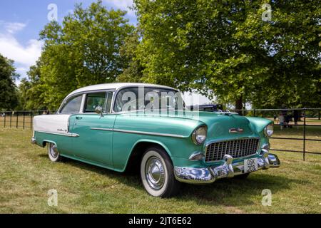 1955 Chevrolet Bel Air ‘DSK 203’ auf der American Auto Club Rally of the Giants, die am 10.. Juli 2022 im Blenheim Palace stattfand Stockfoto