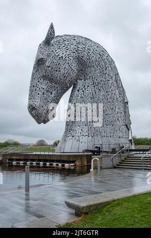 The Helix: Heimat der Kelpies, Falkirk, Schottland, Großbritannien, eine der zwei größten Pferdeskulpturen der Welt, massive verzinkte Stahlkonstruktionen Stockfoto