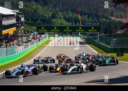 Start des Rennens beim belgischen GP, 25-28. August 2022 auf der Strecke Spa-Francorchamps, Formel-1-Weltmeisterschaft 2022. Stockfoto