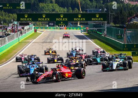 Start des Rennens beim belgischen GP, 25-28. August 2022 auf der Strecke Spa-Francorchamps, Formel-1-Weltmeisterschaft 2022. Stockfoto