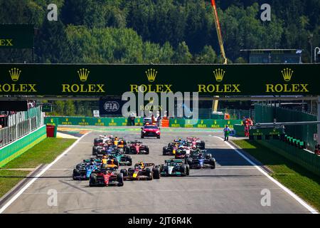 Start des Rennens beim belgischen GP, 25-28. August 2022 auf der Strecke Spa-Francorchamps, Formel-1-Weltmeisterschaft 2022. Stockfoto