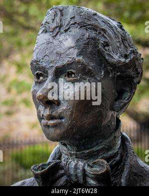 Robert Fergusson Statue auf der Royal Mile in Edinburgh, Schottland © Clarissa Debenham / Alamy Stockfoto