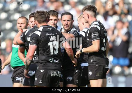 Hull, Großbritannien. 28. August 2022. Jordan Lane #13 von Hull FC feiert seinen Versuch am 8/28/2022. Quelle: SIPA USA/Alamy Live News Stockfoto