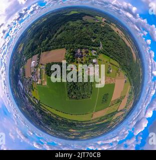 Luftaufnahme, Wasserschloss Schlosshotel Hugenpoet, Waldgebiet, Fischauge, 360-Grad-Aufnahme, Kettwig, Essen, Ruhrgebiet, Nordrhein-Westfalen, Germ Stockfoto