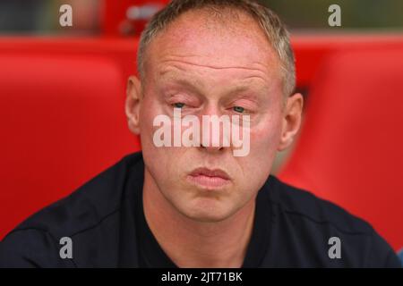 Steve Cooper, Cheftrainer von Nottingham Forest während des Premier League-Spiels zwischen Nottingham Forest und Tottenham Hotspur am City Ground, Nottingham, am Sonntag, 28.. August 2022. (Kredit: Jon Hobley | MI News) Stockfoto