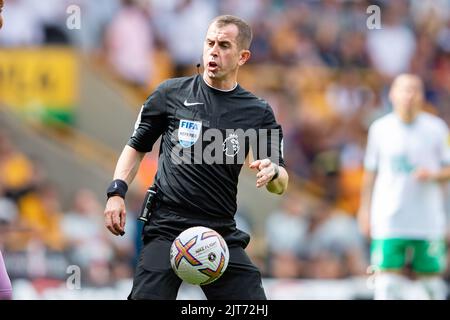 Schiedsrichter Peter Bankes während des Premier League-Spiels zwischen Wolverhampton Wanderers und Newcastle United in Molineux, Wolverhampton am Sonntag, 28.. August 2022. Stockfoto