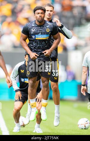 WolvesÕs Adama Traore erwärmt sich am Sonntag, 28.. August 2022, vor dem Premier League-Spiel zwischen Wolverhampton Wanderers und Newcastle United in Molineux, Wolverhampton. Stockfoto