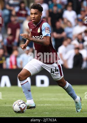 Birmingham, Großbritannien. 28.. August 2022. Boubacar Kamara von Aston Vila während des Premier League-Spiels in Villa Park, Birmingham. Bildnachweis sollte lauten: Andrew Yates / Sportimage Kredit: Sportimage/Alamy Live News Stockfoto