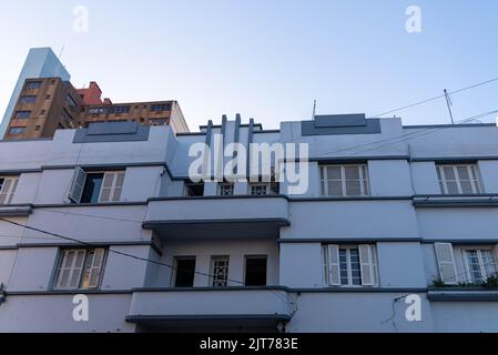 Abstrakte Stadtarchitektur. Große Stadt Architektur Details. Alte Gebäude. Historisches und kulturelles Erbe. Stadtszenen. Steindschungel. Urbane Landschaft Stockfoto