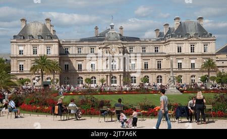 Palais de Luxembourg, Jardin du Luxembourg, Paris, Frankreich. Der Senat trifft sich hier, um Gesetze zu akzeptieren. Stockfoto