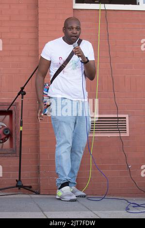 Kenny Thompson, spielte auf der Hauptbühne des Pride in New Brighton Wallasey Liverpool (Terry Scott/SPP) Quelle: SPP Sport Press Foto. /Alamy Live News Stockfoto