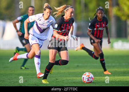 Mailand, Italien. 28. August 2022. Sportzentrum Vismara, 28.08.22 Kosovare Asllani (9 AC Mailand) während der Serie Ein Spiel zwischen AC Mailand und AC Fiorentina im Sportzentrum Vismara in Mailand, Italia Soccer (Cristiano Mazzi/SPP) Credit: SPP Sport Press Photo. /Alamy Live News Stockfoto