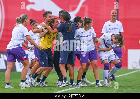 Mailand, Italien. 28. August 2022. Sportzentrum Vismara, 28.08.22 Fiorentina feiert nach dem Spiel der Serie A zwischen dem AC Mailand und dem AC Fiorentina im Sportzentrum Vismara in Mailand, Italia Soccer (Cristiano Mazzi/SPP) Credit: SPP Sport Press Photo. /Alamy Live News Stockfoto