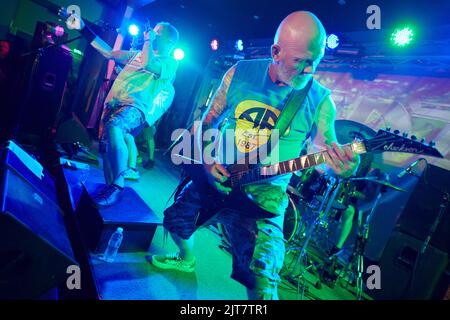 Stoke Prior, Großbritannien, 28. August 2022, Acid Reign schließt den letzten Tag beim Beermageddon Heavy Metal Festival ab. Kredit: Will Tudor/Alamy Live Nachrichten Stockfoto