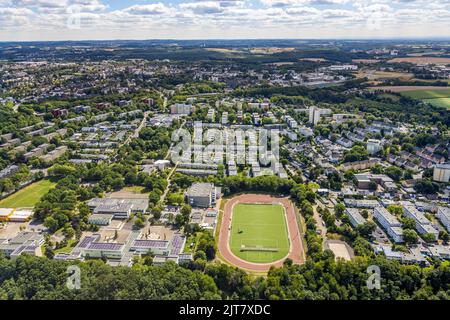 Luftaufnahme, Geschwister-Scholl-Gymnasium, Städt. Gem.Grundschule Geburt, Geburtshaus Sportpalast und Sportplatz, Velbert, Ruhrgebiet, Nordrhein-Westfalen, Stockfoto