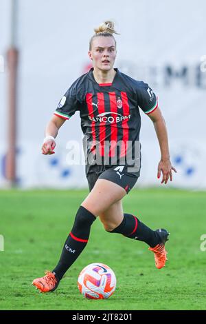 Mailand, Italien. 28. August 2022. Vismara Sports Center, 28.08.22 Gudny Arnadottir (4 AC Mailand) während des Serie-A-Spiels zwischen AC Mailand und AC Fiorentina im Vismara Sports Center in Mailand, Italia Soccer (Cristiano Mazzi/SPP) Credit: SPP Sport Press Photo. /Alamy Live News Stockfoto