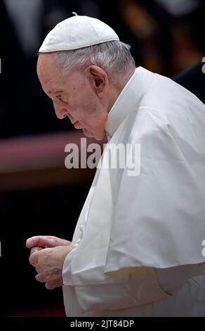 Vatikanstadt, Vatikan. 27. August 2022. Papst Franziskus während des Konsistoriums für die Schaffung neuer Kardinäle in der Petersbasilika am 27. August 2022 in der Vatikanstadt, Vatikan. Kredit: dpa/Alamy Live Nachrichten Stockfoto