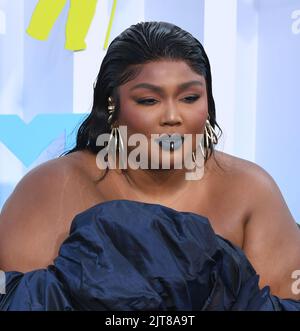 Newark, USA. 28. August 2022. Lizzo nimmt am 28. August 2022 an den 2022 MTV-VMAs im Prudential Center in Newark, New Jersey, Teil. Foto: Jeremy Smith/imageSPACE/Sipa USA Kredit: SIPA USA/Alamy Live News Stockfoto