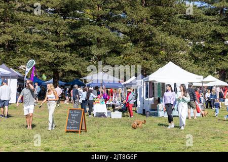 Palm Beach Sydney und Sommer Markt und Stände, Winter Tag 2022, NSW, Australien Stockfoto