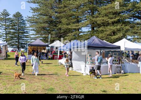 Palm Beach Sydney und Sommer Markt und Stände, Winter Tag 2022, NSW, Australien Stockfoto