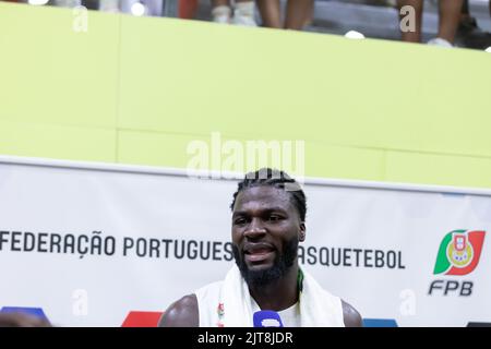 28. August 2022. Odivelas, Portugal. Portugal und Sacramento Kings Centre Neemias Queta (88) in Aktion während des Spiels für den FIBA Europe Cup (Gruppe F), Portugal gegen Zypern © Alexandre de Sousa/Alamy Live News Stockfoto