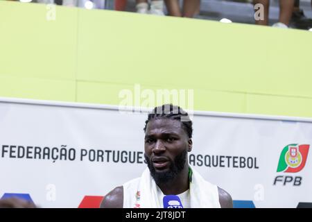 28. August 2022. Odivelas, Portugal. Portugal und Sacramento Kings Centre Neemias Queta (88) in Aktion während des Spiels für den FIBA Europe Cup (Gruppe F), Portugal gegen Zypern © Alexandre de Sousa/Alamy Live News Stockfoto