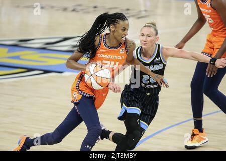 Chicago, USA. 28. August 2022. Chicago, USA, 28. August 2022: Während des Spiels 1 des zweiten WNBA-Playoff-Spiels zwischen dem Chicago Sky und Connecticut Sun in der Wintrust Arena, Chicago, USA. (KEINE KOMMERZIELLE NUTZUNG) (Shaina Benhiyoun/SPP) Credit: SPP Sport Press Photo. /Alamy Live News Stockfoto