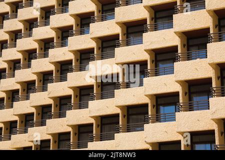 Hotel Balkone, Torremolinos, Costa Del Sol, Spanien. Stockfoto
