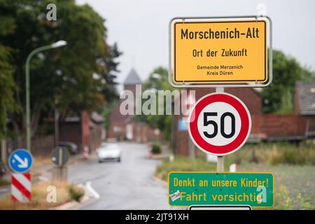 Morschenich, Deutschland. 21.. Juli 2022. Das Ortseingangsschild von Morschenich-Alt. Quelle: Marius Becker/dpa/Alamy Live News Stockfoto