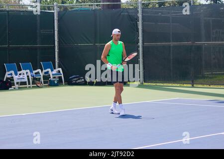 Grigor Dimitrov aus Bulgarien spielt bei den National Bank Open mit dem französischen Spieler Gael Monfils ein Praxisspiel. Stockfoto