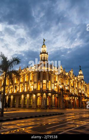 Das Gran Teatro de La Habana ist ein Theater in Havanna, Kuba, wo das kubanische Nationalballett beheimatet ist. Es wurde vom belgischen Architekten Paul Belau entworfen. Stockfoto