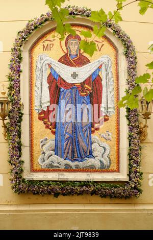 Religiöses Mosaik im Kloster Grgeteg im Nationalpark Fruska Gora, Serbien Stockfoto